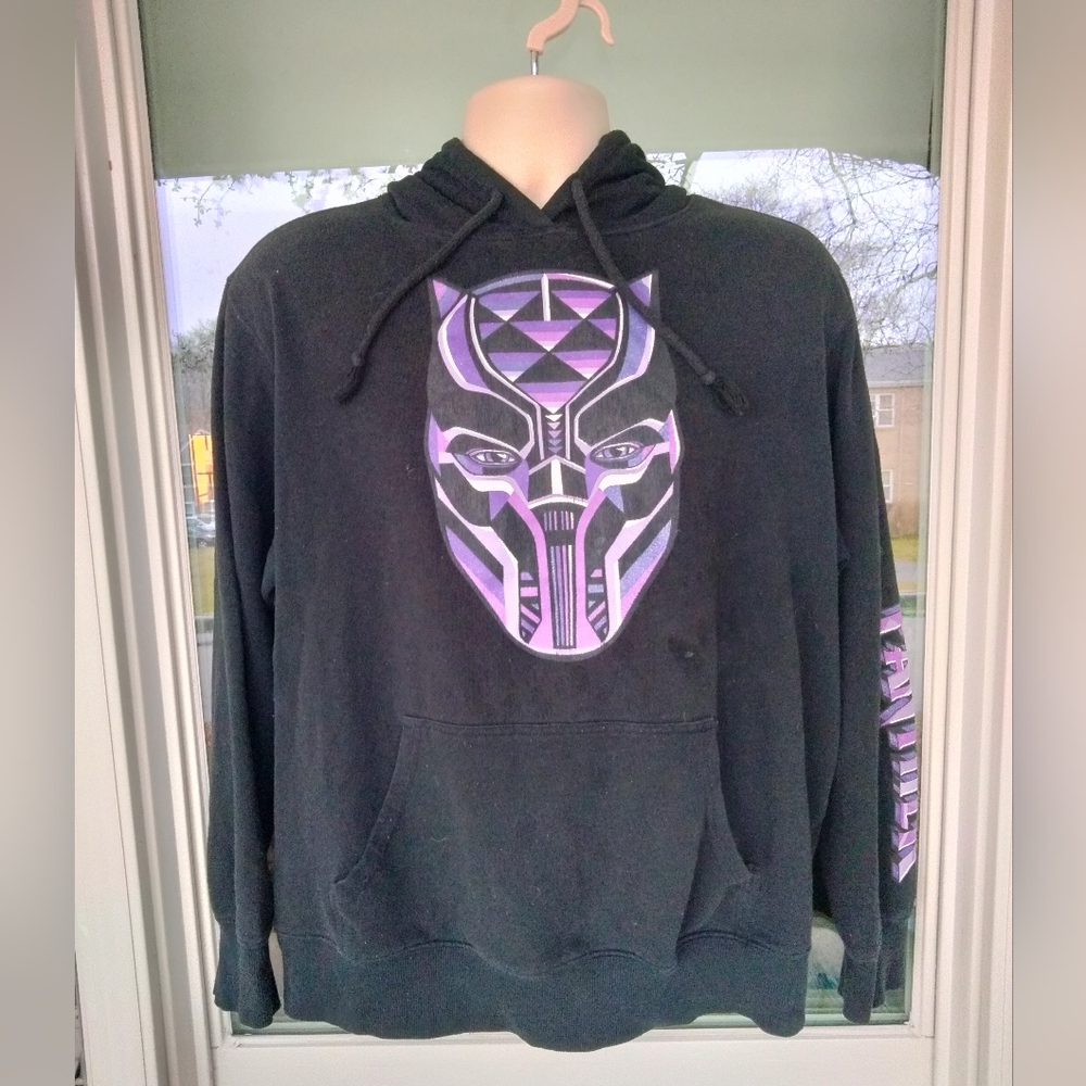 Marvel Studios "Black Panther" Black Hooded Pullover. Size L. Very Good Used Con